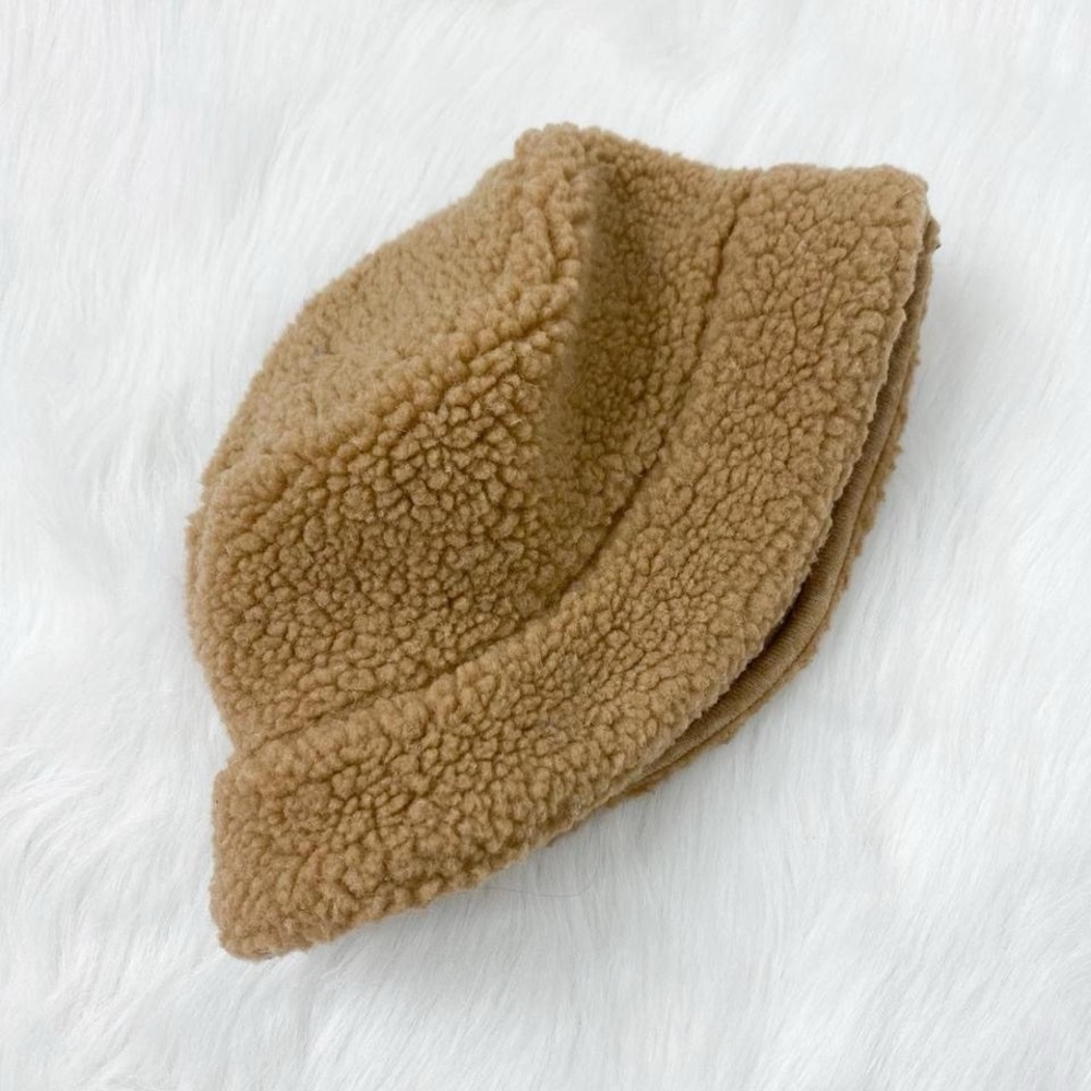 Fuzzy tan bucket hat